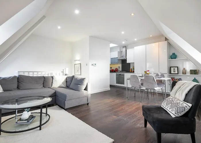 Farringdon/St Pancras Penthouse